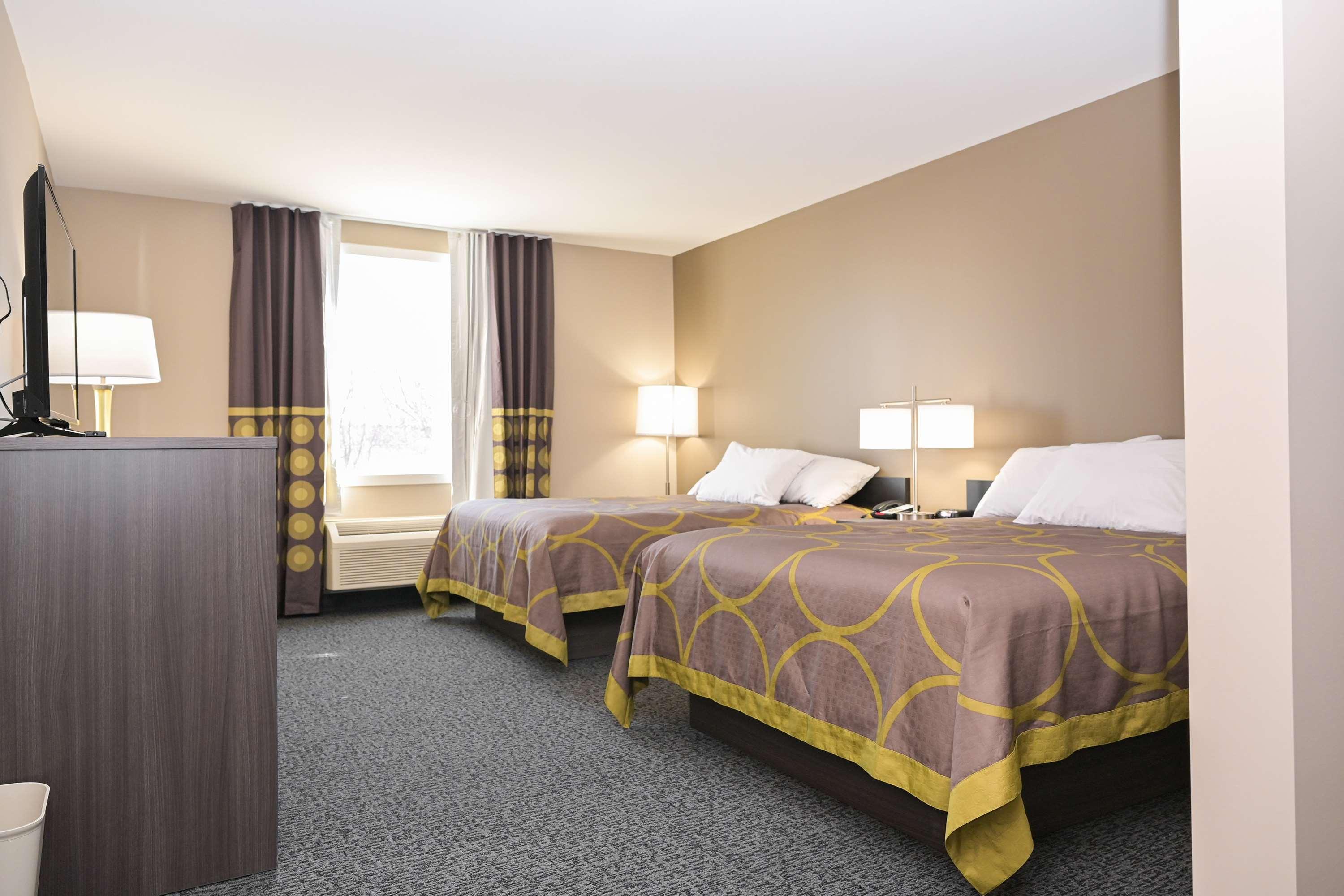 Super 8 By Wyndham Moosonee Hotel Exterior photo