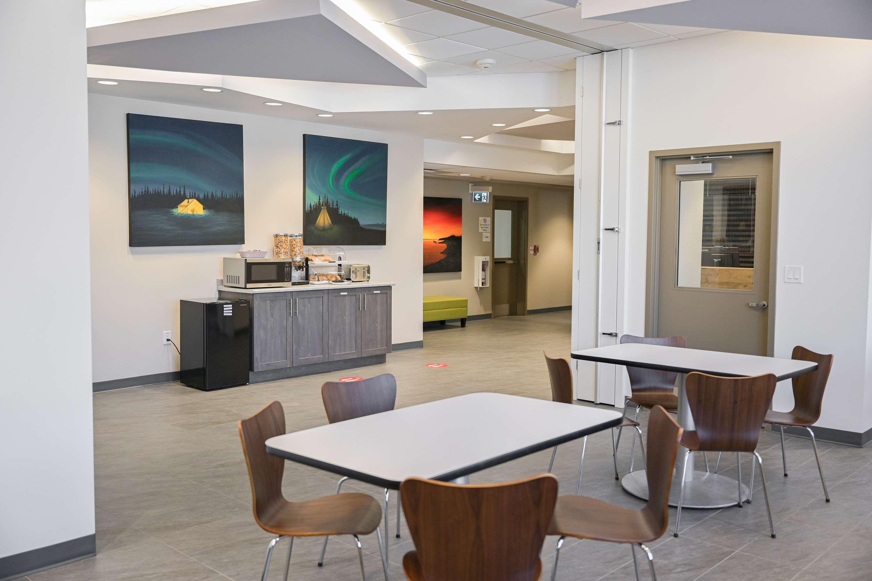 Super 8 By Wyndham Moosonee Hotel Exterior photo