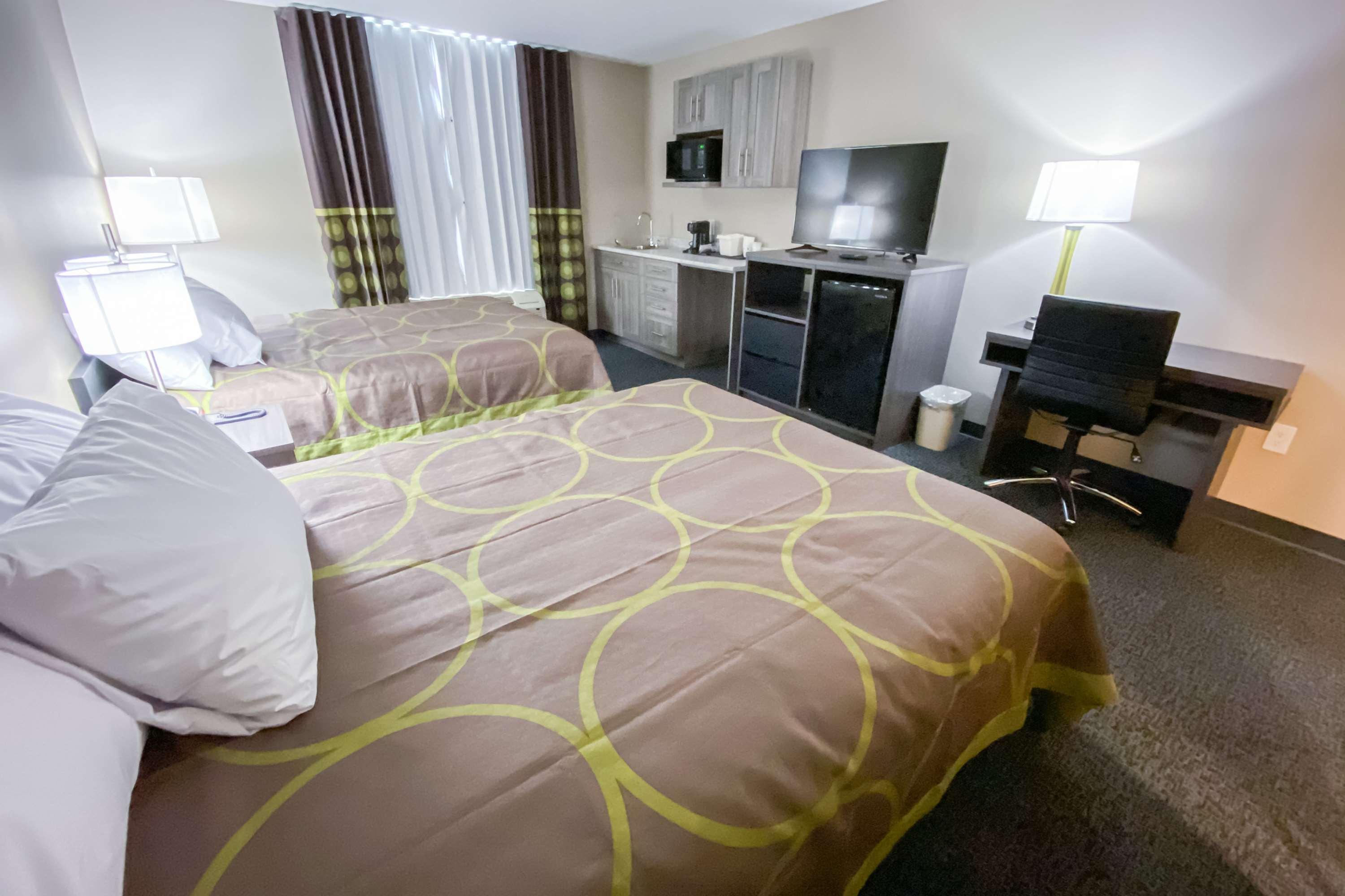Super 8 By Wyndham Moosonee Hotel Exterior photo