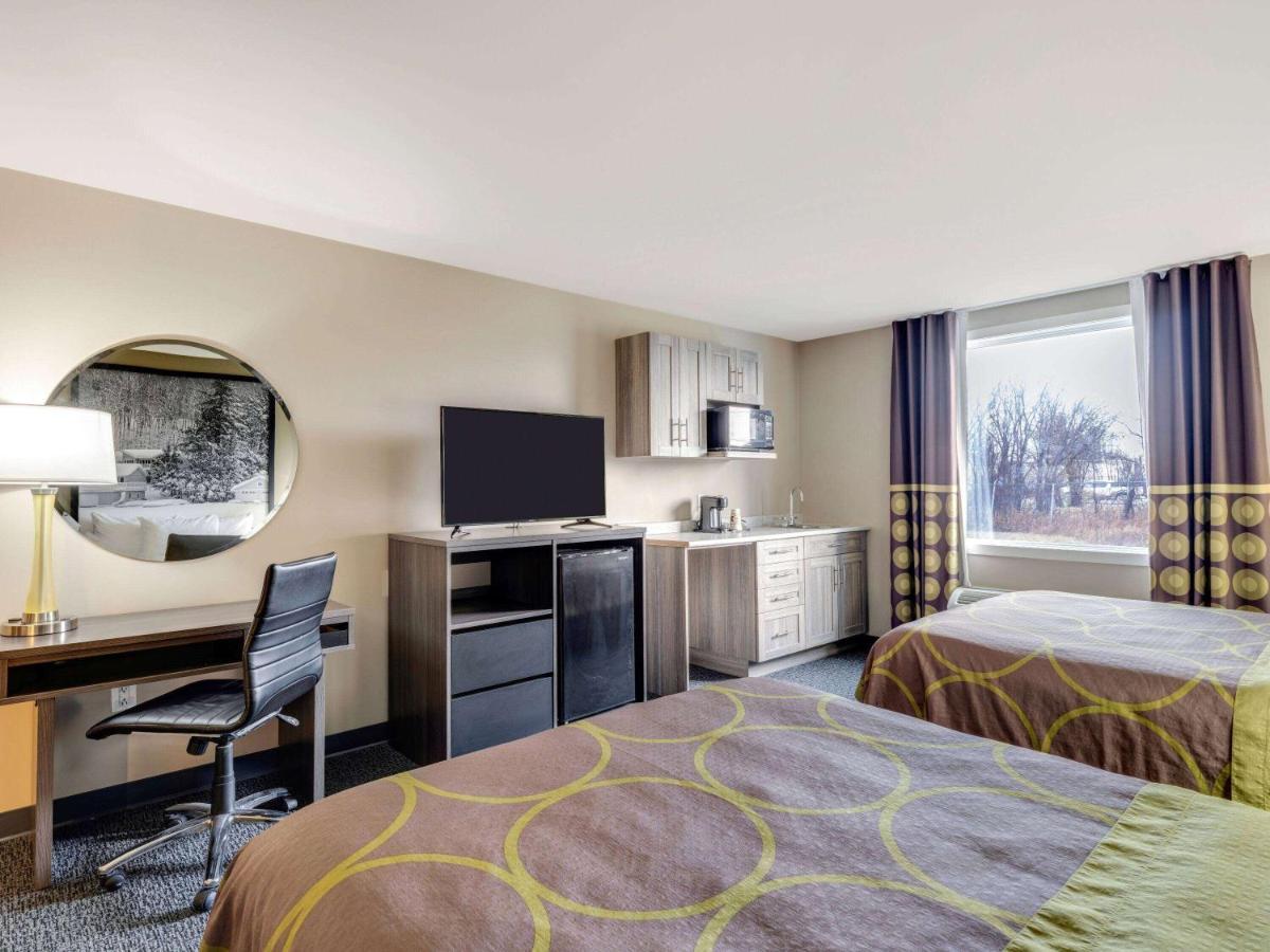 Super 8 By Wyndham Moosonee Hotel Exterior photo